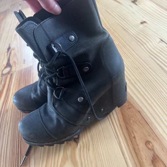 Sorel  black leather wedge Joan of Arctic Bootie - Picture 3 of 7